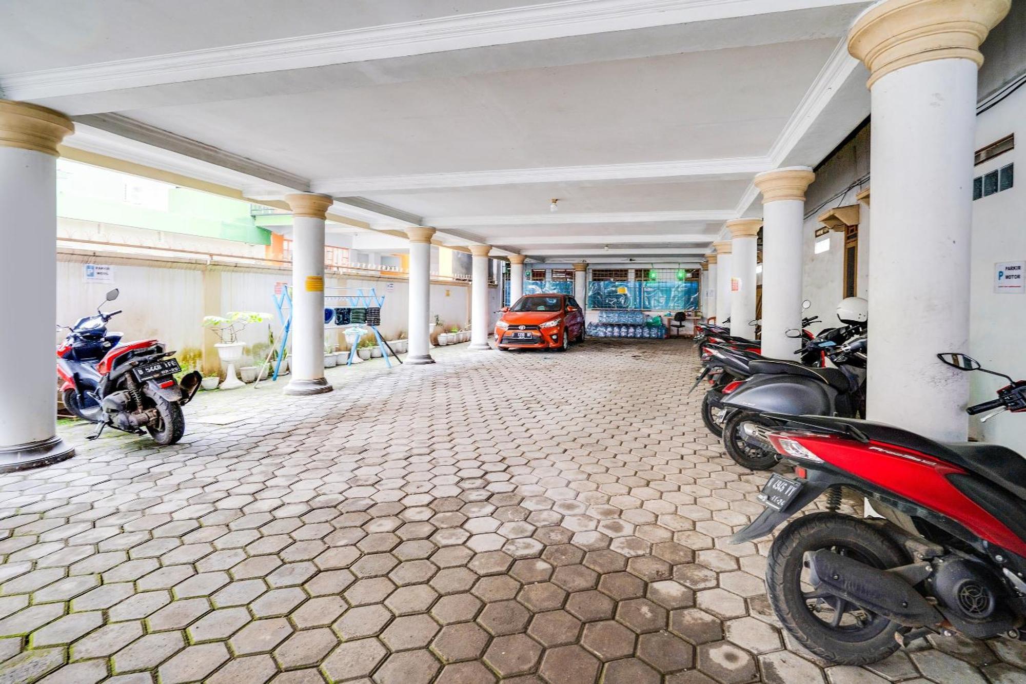 Oyo Life 91994 Sawerigading Jatinangor Syariah Sayang Exterior foto